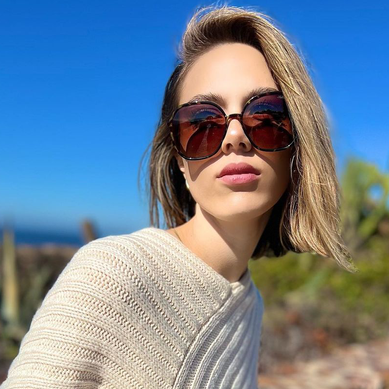 Model wearing Red Carpet Amber polarized sunglasses