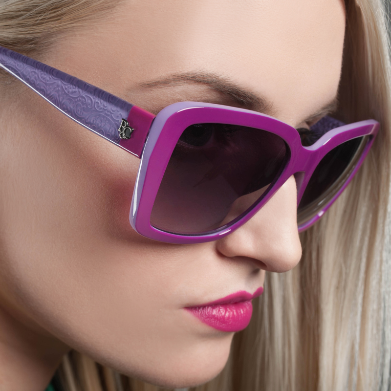 Model wearing Red Carpet Rhodonite polarized sunglasses