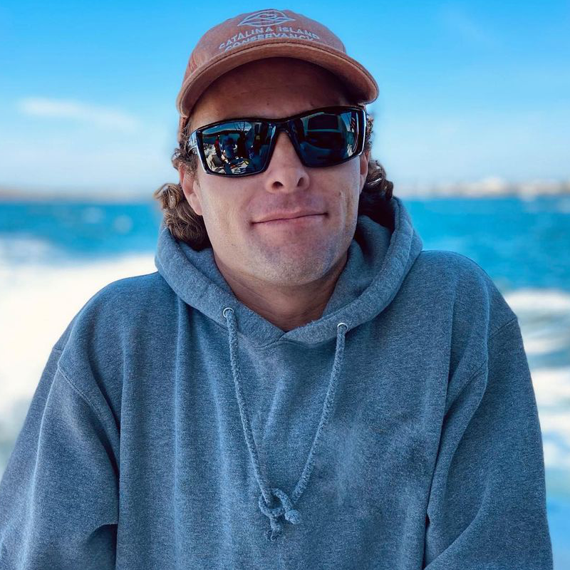 Man wearing Islander Eyes Belize polarized sunglasses