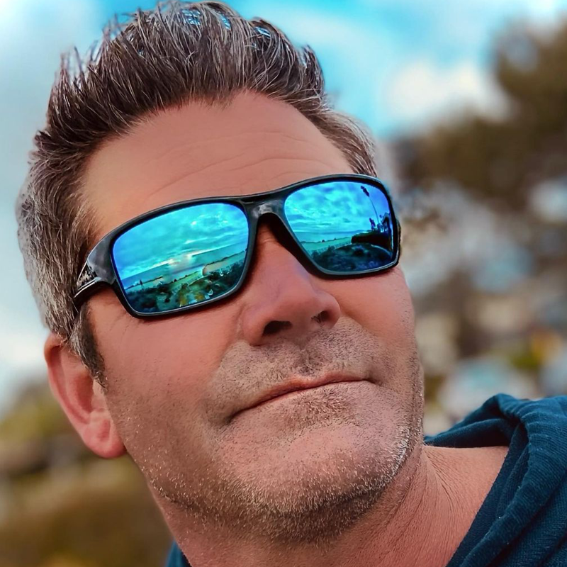 Man wearing Islander Eyes Bonaire polarized sunglasses