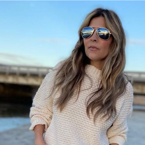 Woman wearing Islander Eyes Ibiza polarized sunglasses