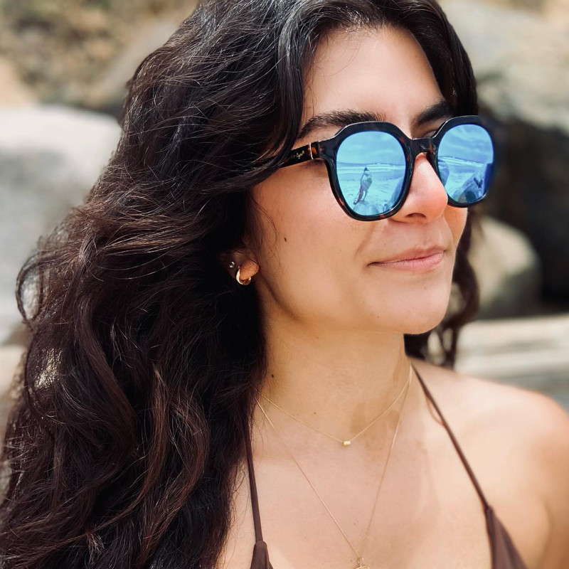 Woman wearing Islander Eyes Grenada polarized sunglasses