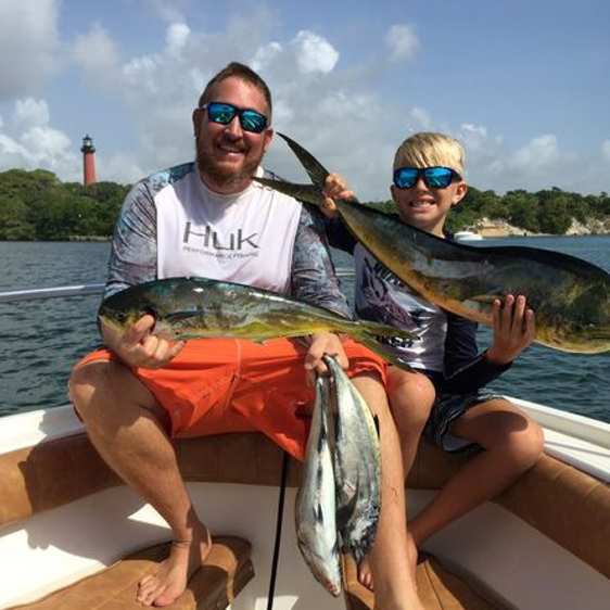 Man wearing Islander Eyes Fiji polarized sunglasses